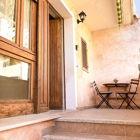 Nuovo Appartamento Ristrutturato In Corte Interna La Maddalena  Extérieur photo